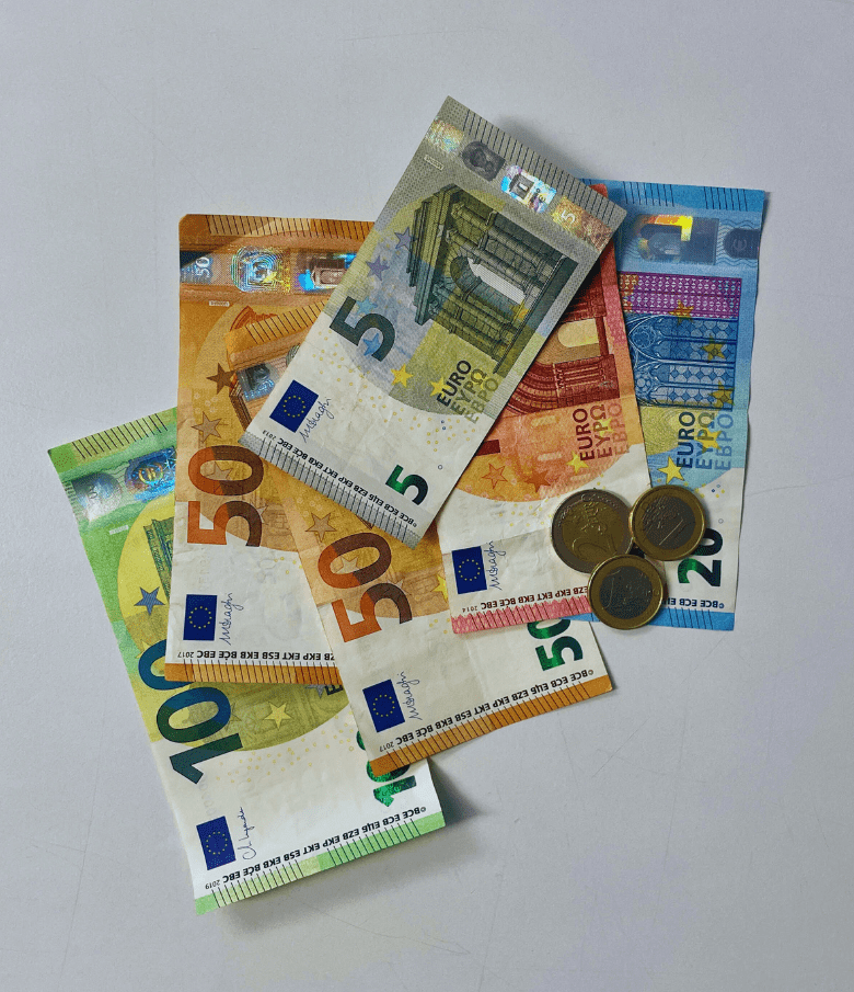 Euro-Geldscheine und Euro-Münzen